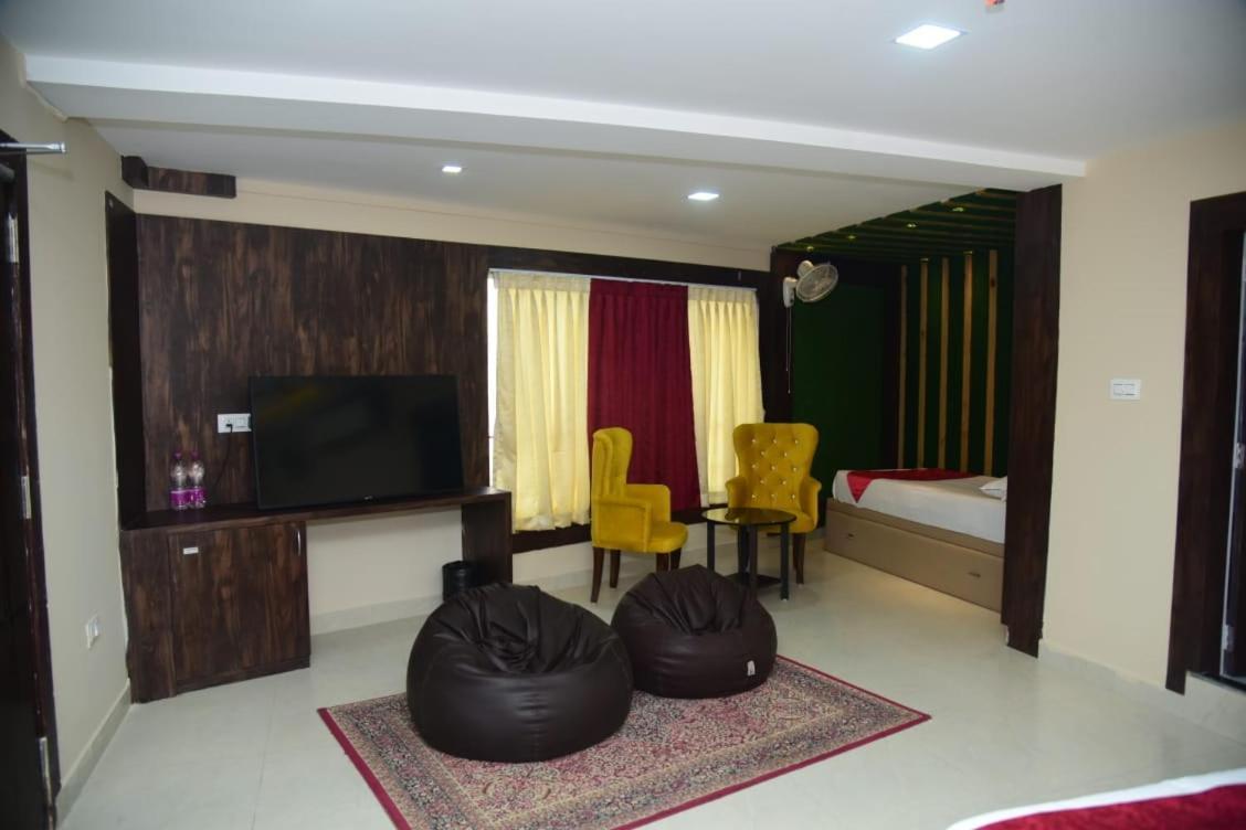 Bensen Hotel Purî Extérieur photo
