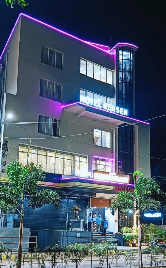 Bensen Hotel Purî Extérieur photo